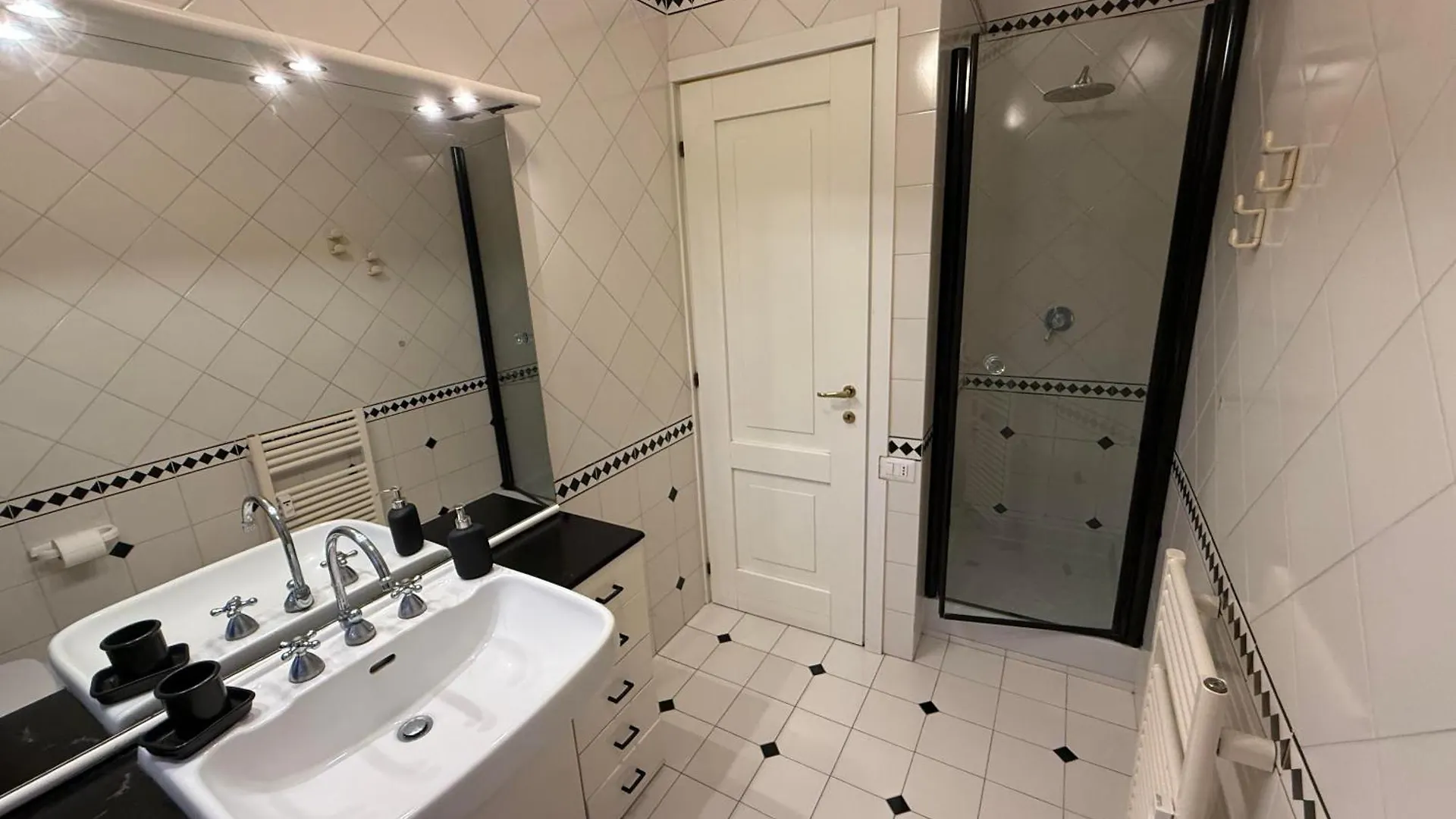 Appartamento Angera Milánó Apartman